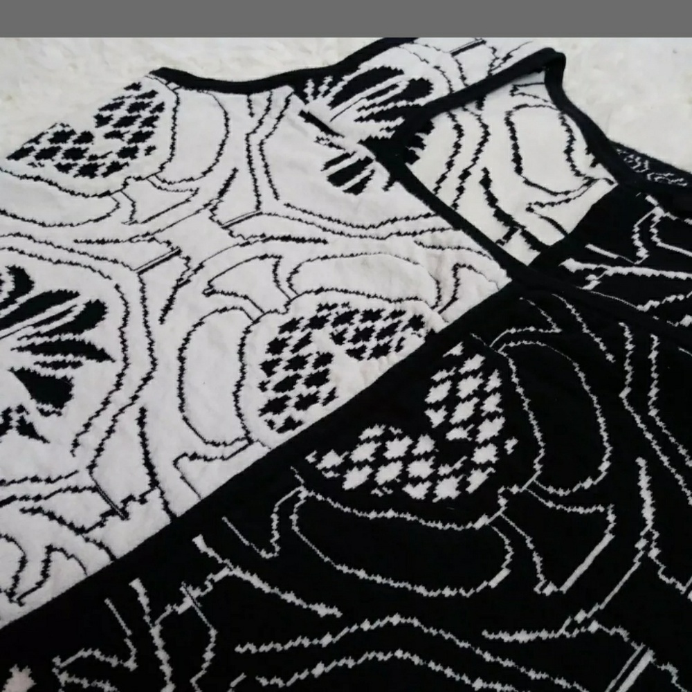 🌷Rachel Roy Black White Sweater dress Color block - Picture 6 of 6